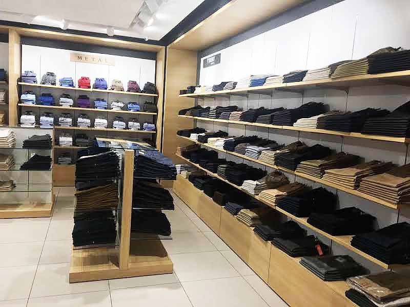 Retail Showroom Furniture